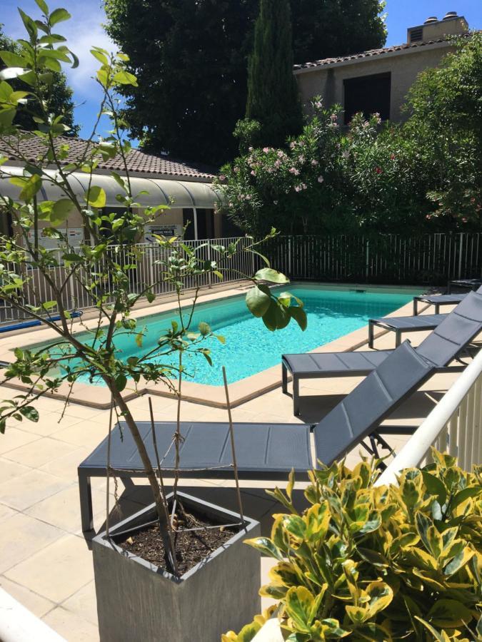 Hotel Cantosorgue L'Isle-sur-la-Sorgue Bagian luar foto