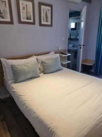 Hotel Cantosorgue L'Isle-sur-la-Sorgue Bagian luar foto