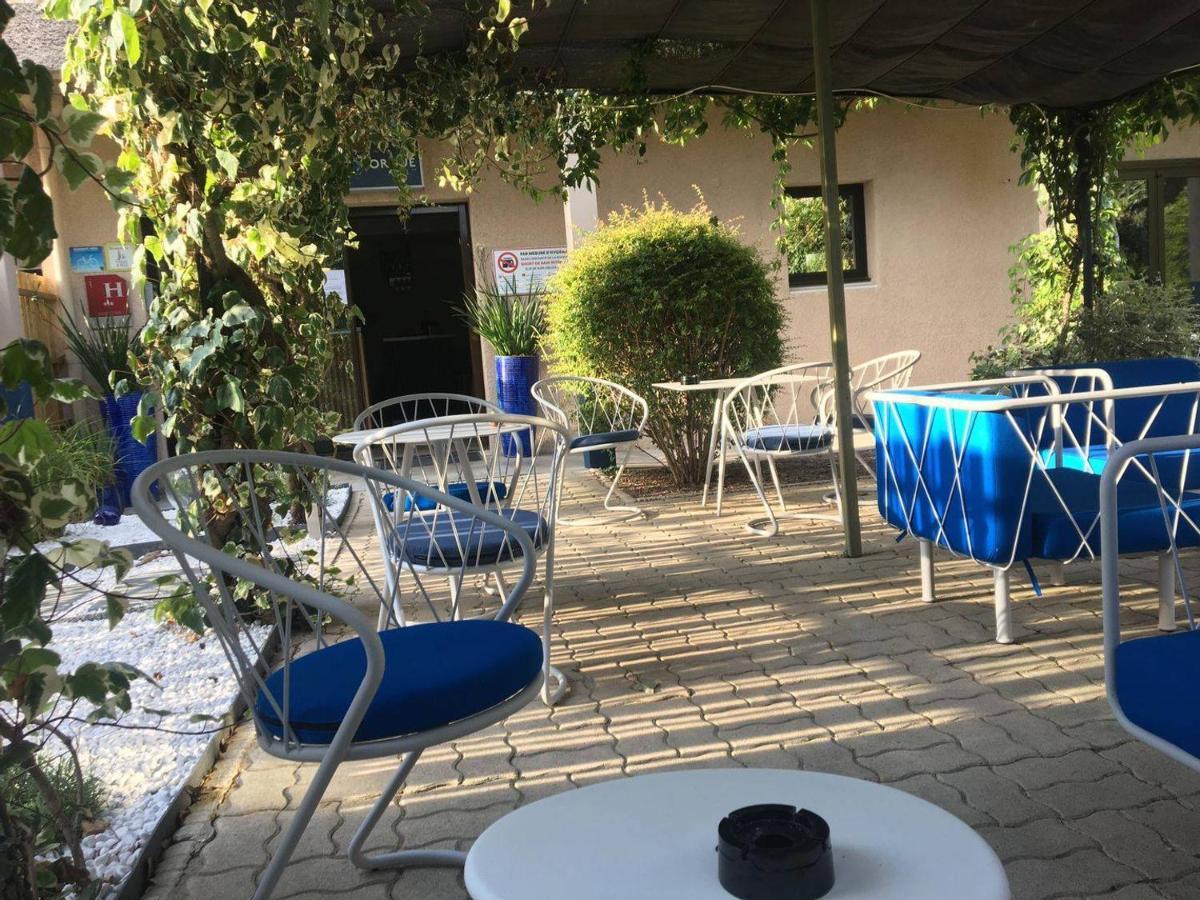 Hotel Cantosorgue L'Isle-sur-la-Sorgue Bagian luar foto